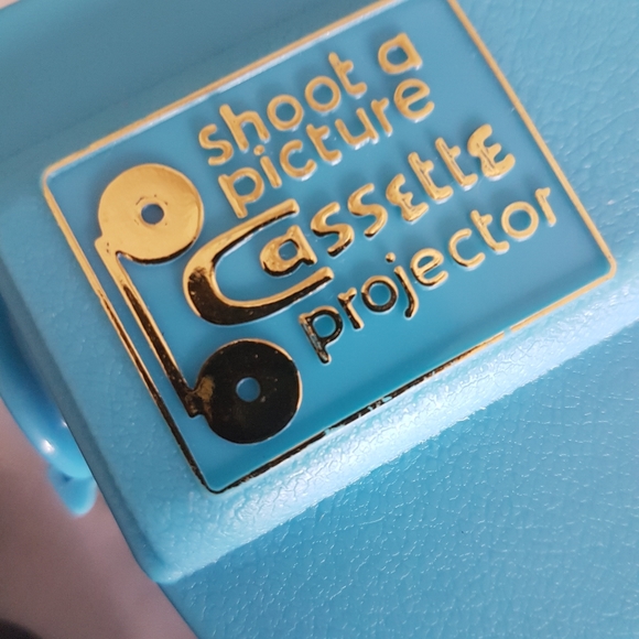 Vintage Shoot a Picture Cassette Projector - Picture 2 of 4